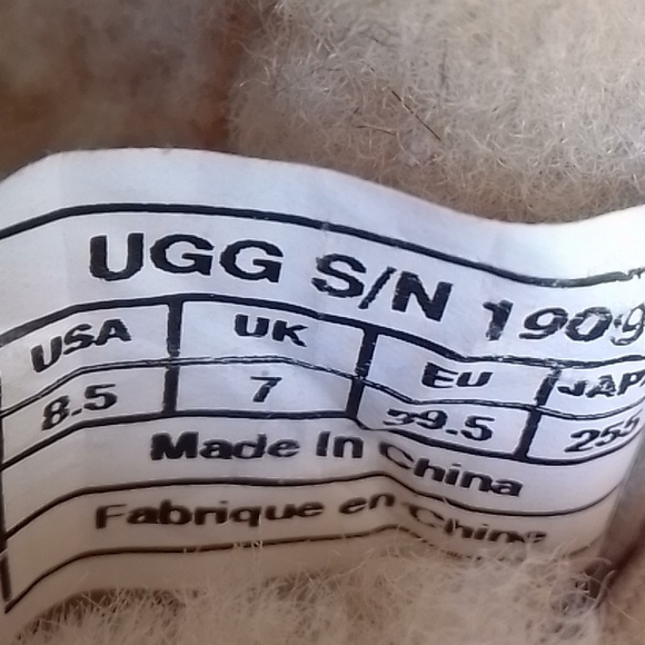UGG Adirondack II Leather Boots - Picture 8 of 14